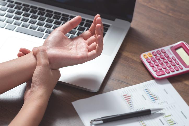 Repetitive Strain Injury Office worker computer use repetitive strain injury to the wrist